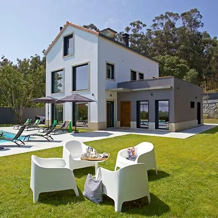 Islas Del Rio Mino Villa